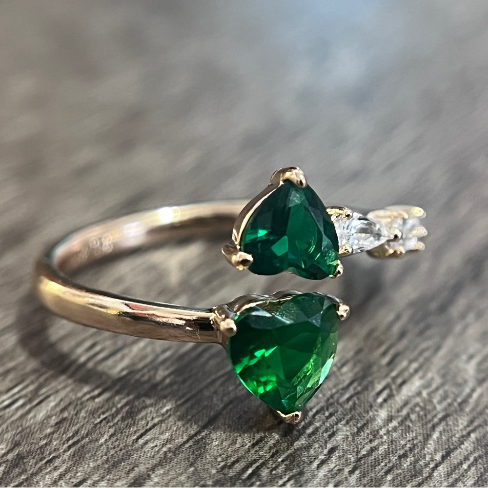 Murat Double Hearts Emerald Ring Size 8